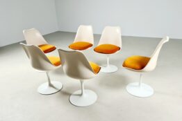 Eero Saarinen Tulip chair, Knoll