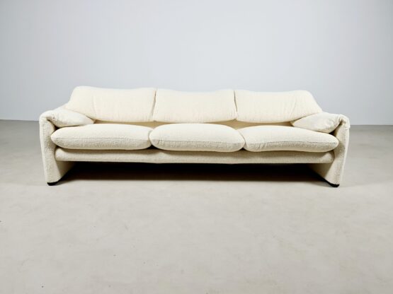 Maralunga sofa Vico Magistretti Cassina