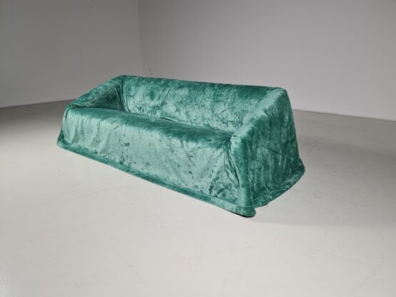 Mantilla sofa, Kazuhide Takahama