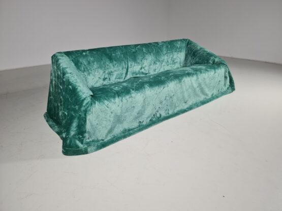 Mantilla sofa, Kazuhide Takahama