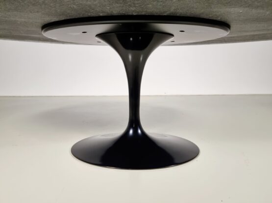 Eero Saarinen Tulip table, Knoll