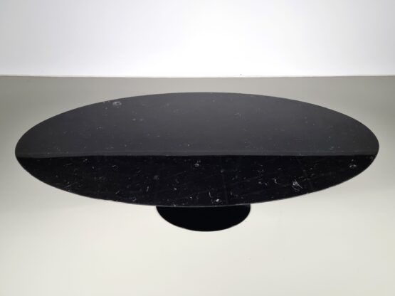 Eero Saarinen Tulip table, Knoll