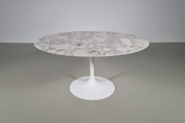 Eero Saarinen Tulip table, Knoll