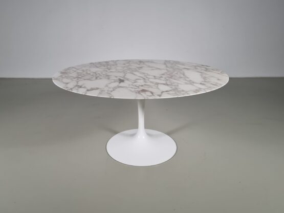 Eero Saarinen Tulip table, Knoll