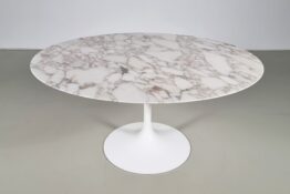 Eero Saarinen Tulip table, Knoll