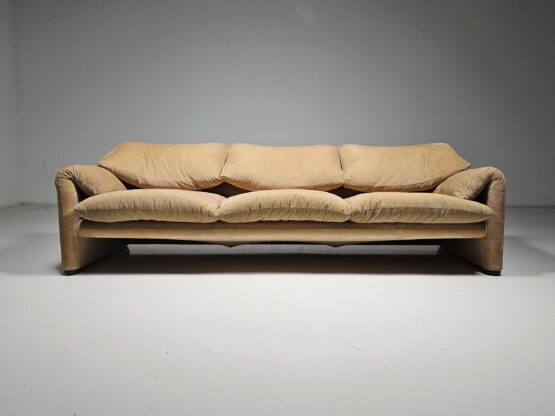 Maralunga sofa, cassina