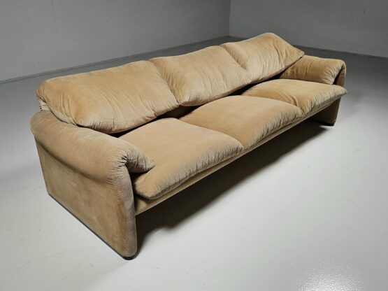 Maralunga sofa, cassina