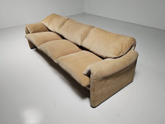 Maralunga sofa, cassina