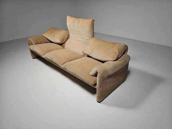 Maralunga sofa, cassina