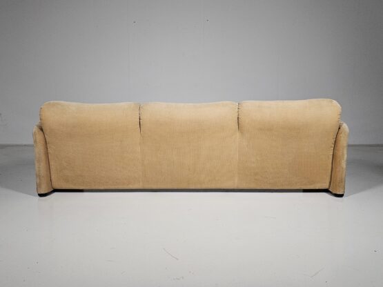 Maralunga sofa, cassina