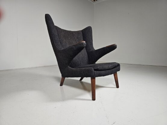 AP-19, Papa Bear chair, Hans Wegner