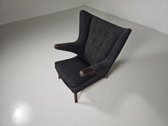 AP-19, Papa Bear chair, Hans Wegner