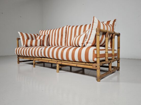 Bamboo sofa, Vivai del Sud