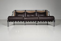 Stringa sofa, Gae Aulenti