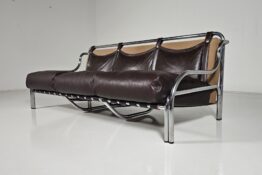 Stringa sofa, Gae Aulenti